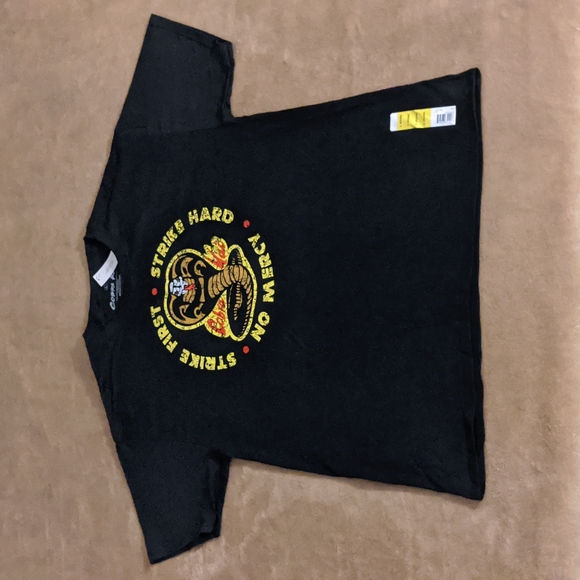 Cobra Kai tee - Picture 3 of 4